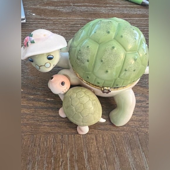 Ardlleigh Elliot Other - Grandmas little sweetheart musical turtle box